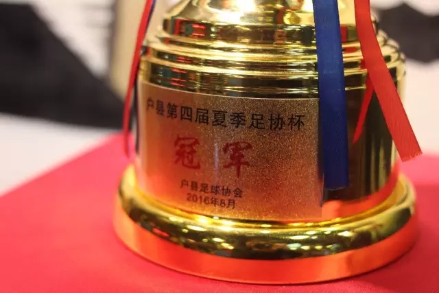 他曾任中组部部长，享年71岁，家族背景显赫